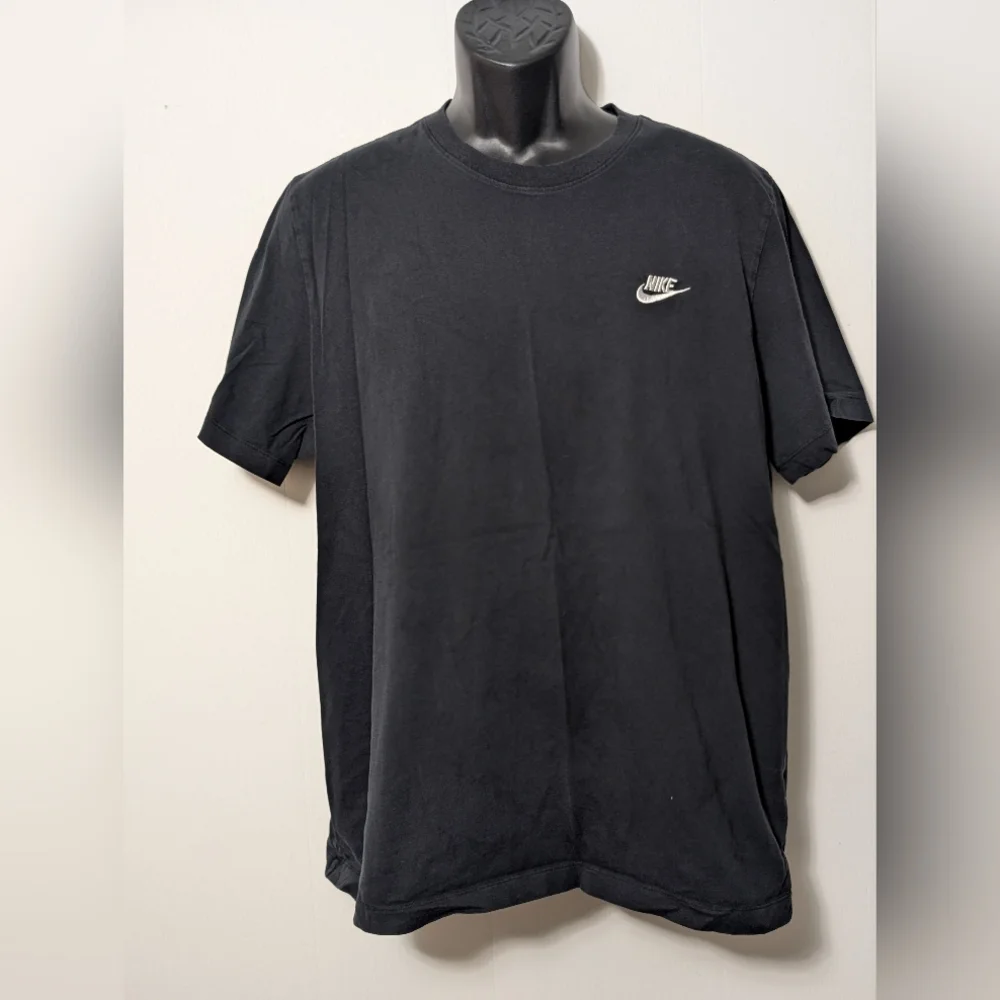 Men's Nike Classic Embroidered Logo Athletic Black T-shirt Size XL